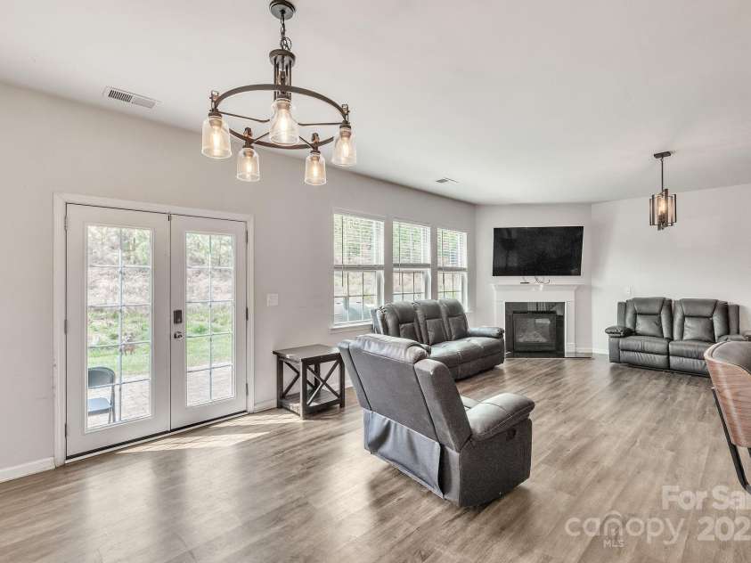 17712 Yarwill Court, Charlotte, NC 28278.  MLS# CAR4244525, YatesRealty ID 16095. 