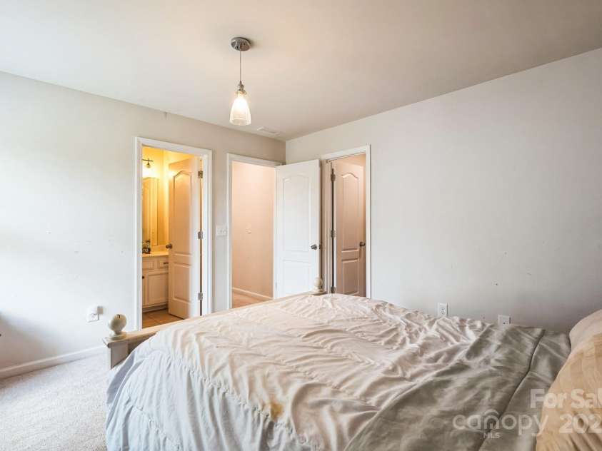 17712 Yarwill Court, Charlotte, NC 28278.  MLS# CAR4244525, YatesRealty ID 16095. 