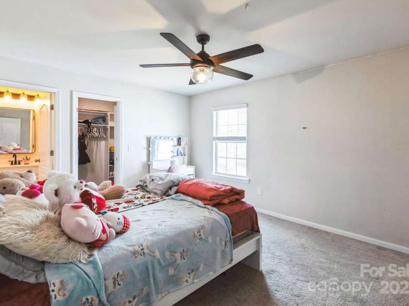 17712 Yarwill Court, Charlotte, NC 28278.  MLS# CAR4244525, YatesRealty ID 16095. 