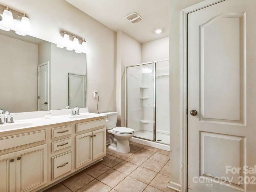 17712 Yarwill Court, Charlotte, NC 28278.  MLS# CAR4244525, YatesRealty ID 16095. 