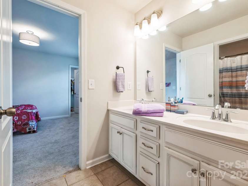 17712 Yarwill Court, Charlotte, NC 28278.  MLS# CAR4244525, YatesRealty ID 16095. 