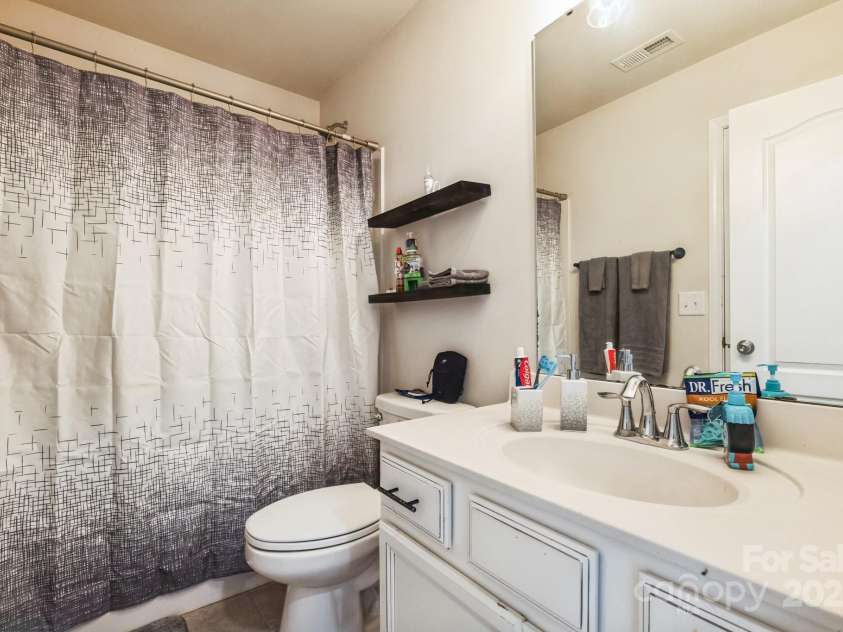 17712 Yarwill Court, Charlotte, NC 28278.  MLS# CAR4244525, YatesRealty ID 16095. 