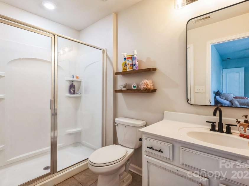 17712 Yarwill Court, Charlotte, NC 28278.  MLS# CAR4244525, YatesRealty ID 16095. 