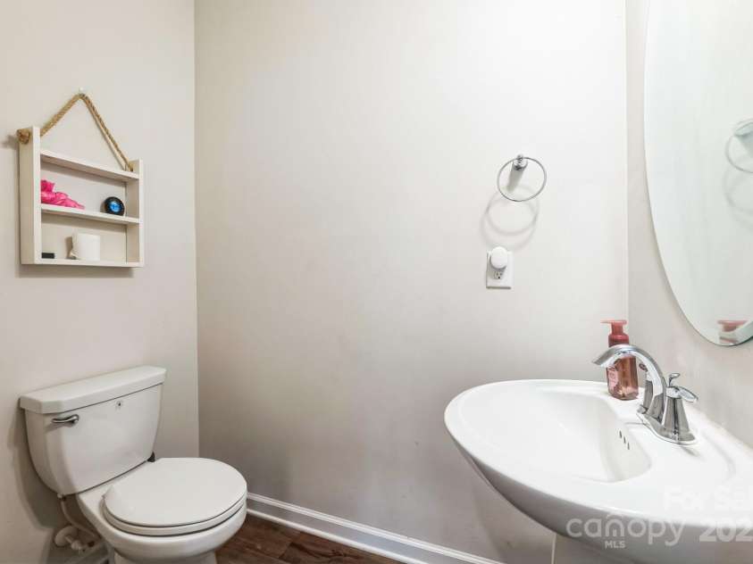 17712 Yarwill Court, Charlotte, NC 28278.  MLS# CAR4244525, YatesRealty ID 16095. 