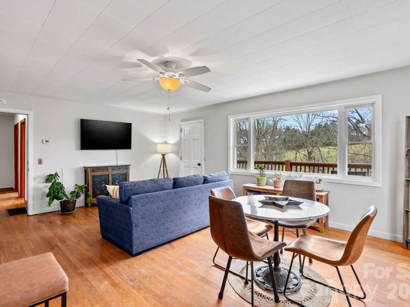 103 Bidwell Street, Franklin, NC 28734.  MLS# CAR4363280, YatesRealty ID 16096. 