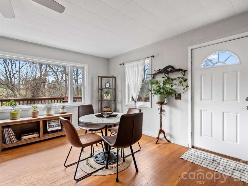 103 Bidwell Street, Franklin, NC 28734.  MLS# CAR4363280, YatesRealty ID 16096. 