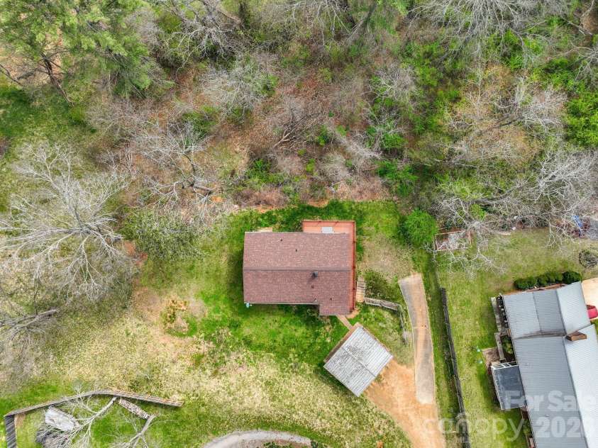 103 Bidwell Street, Franklin, NC 28734.  MLS# CAR4363280, YatesRealty ID 16096. 