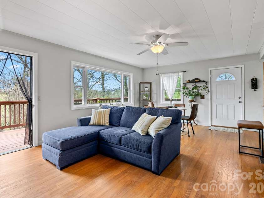 103 Bidwell Street, Franklin, NC 28734.  MLS# CAR4363280, YatesRealty ID 16096. 