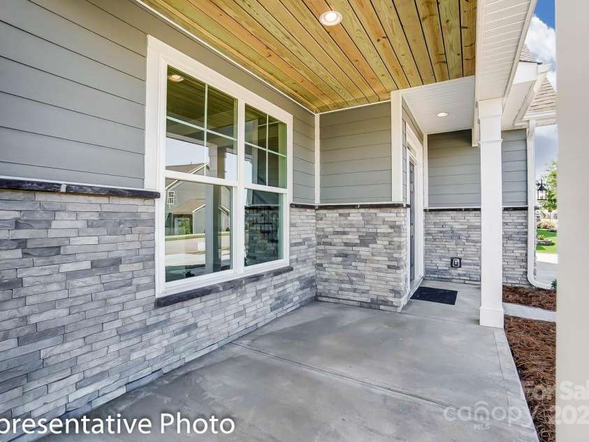 6027 Veld Court, Charlotte, NC 28215.  MLS# CAR4257024, YatesRealty ID 16096. 