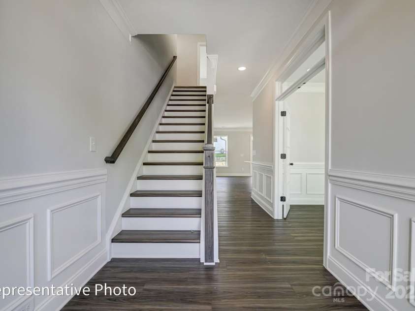 6027 Veld Court, Charlotte, NC 28215.  MLS# CAR4257024, YatesRealty ID 16096. 