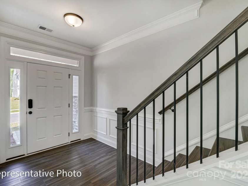 6027 Veld Court, Charlotte, NC 28215.  MLS# CAR4257024, YatesRealty ID 16096. 