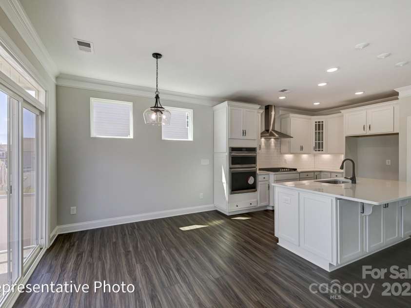 6027 Veld Court, Charlotte, NC 28215.  MLS# CAR4257024, YatesRealty ID 16096. 