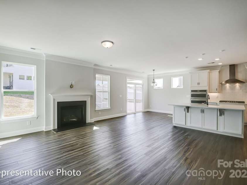 6027 Veld Court, Charlotte, NC 28215.  MLS# CAR4257024, YatesRealty ID 16096. 