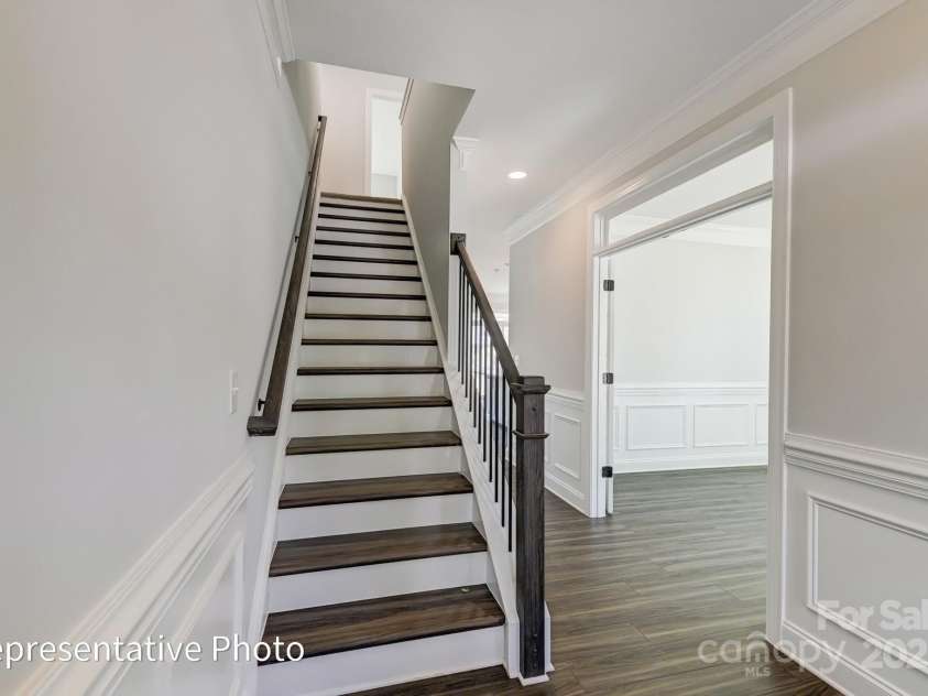 6027 Veld Court, Charlotte, NC 28215.  MLS# CAR4257024, YatesRealty ID 16096. 