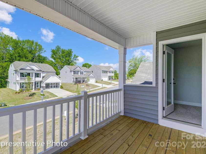 6027 Veld Court, Charlotte, NC 28215.  MLS# CAR4257024, YatesRealty ID 16096. 