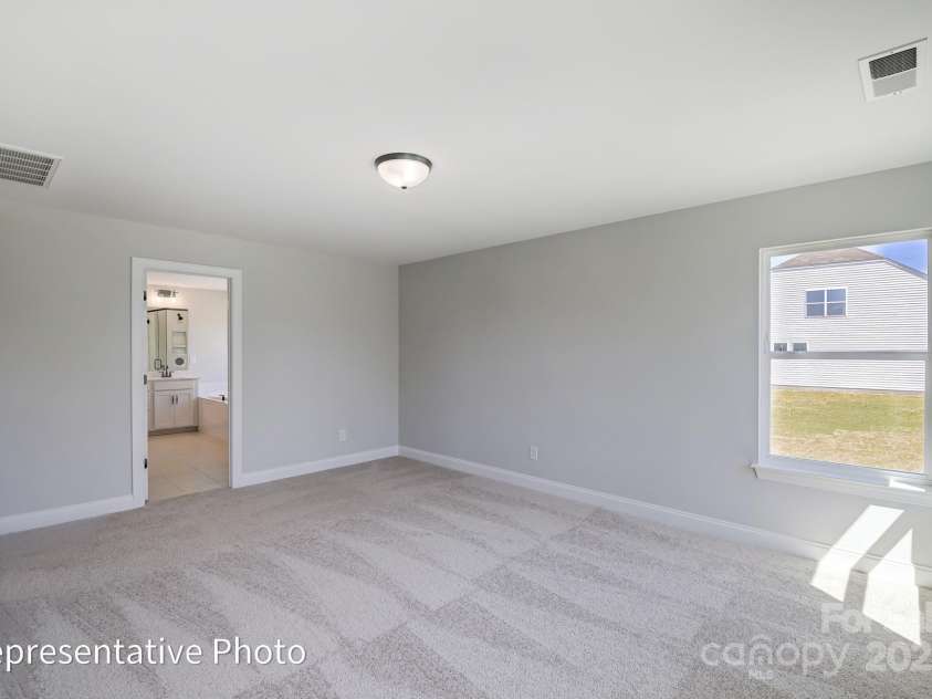 6027 Veld Court, Charlotte, NC 28215.  MLS# CAR4257024, YatesRealty ID 16096. 