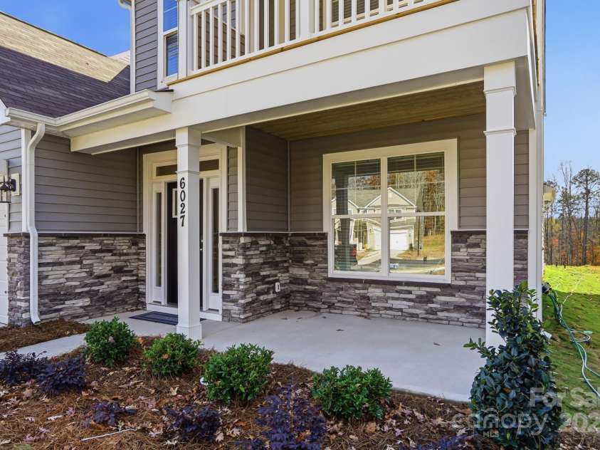 6027 Veld Court, Charlotte, NC 28215.  MLS# CAR4257024, YatesRealty ID 16096. 