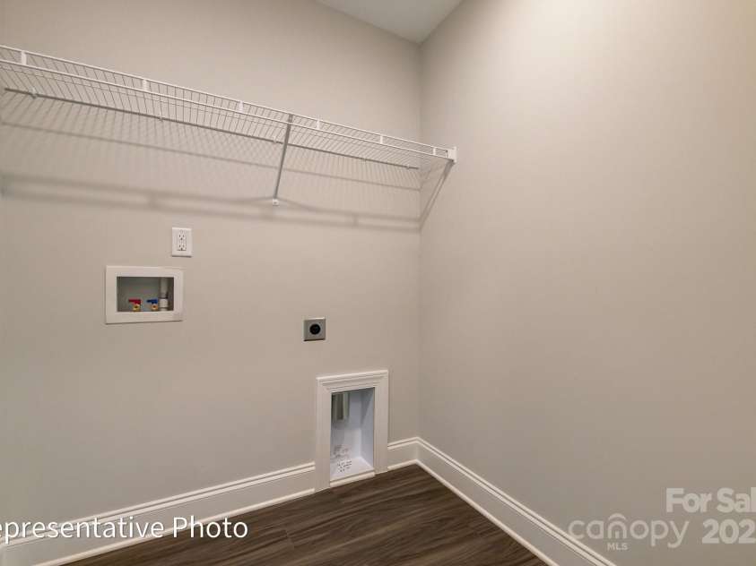6027 Veld Court, Charlotte, NC 28215.  MLS# CAR4257024, YatesRealty ID 16096. Laundry Room