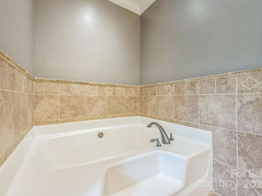 13312 Edgetree Drive, Pineville, NC 28134.  MLS# CAR4251843, YatesRealty ID 16097. 