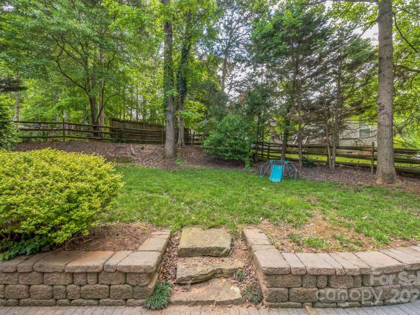 13312 Edgetree Drive, Pineville, NC 28134.  MLS# CAR4251843, YatesRealty ID 16097. 