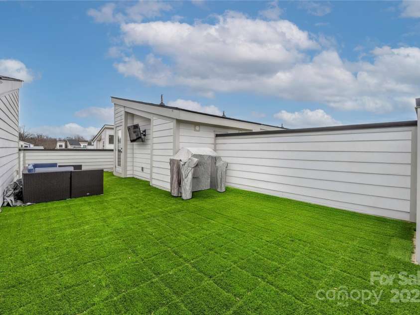 1108 Wesley Terrace Avenue, Charlotte, NC 28208.  MLS# CAR4221537, YatesRealty ID 1610. 