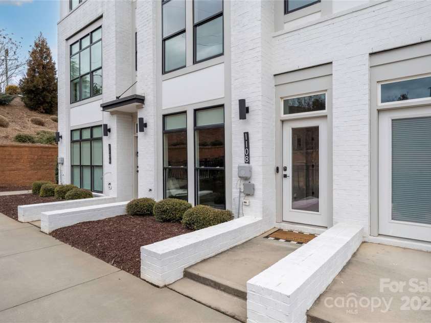 1108 Wesley Terrace Avenue, Charlotte, NC 28208.  MLS# CAR4221537, YatesRealty ID 1610. 