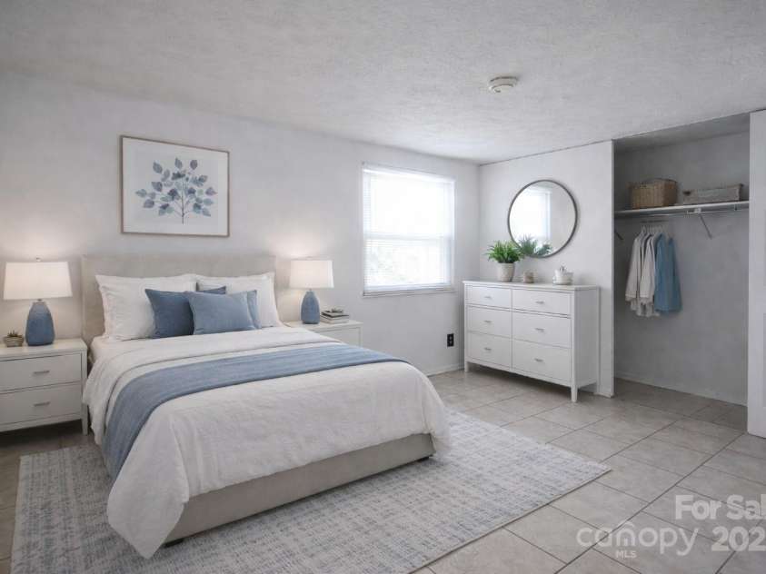 9432-D Lexington Circle, Charlotte, NC 28213.  MLS# CAR4332277, YatesRealty ID 1610. 1st bed upstairs-staged