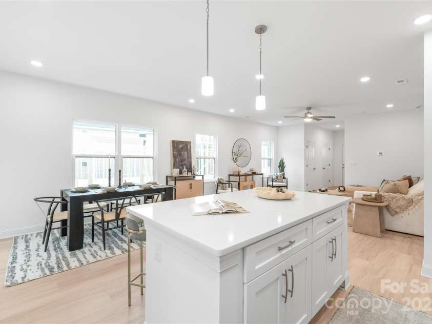 2813 New Pineola Road, Charlotte, NC 28208.  MLS# CAR4253821, YatesRealty ID 16101. 