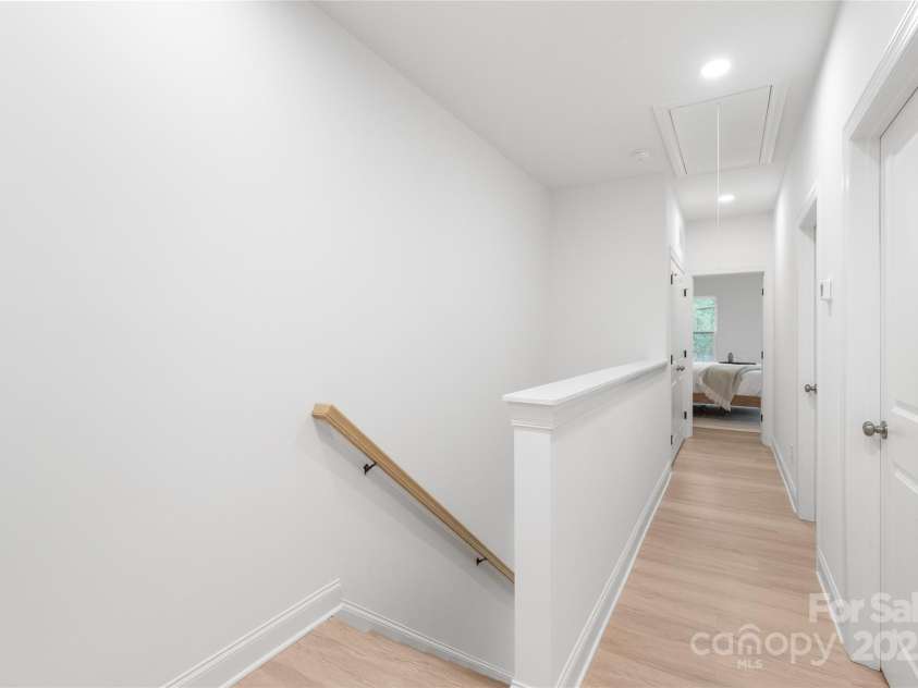 2813 New Pineola Road, Charlotte, NC 28208.  MLS# CAR4253821, YatesRealty ID 16101. 