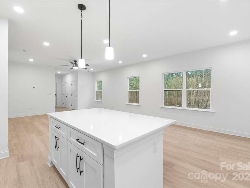 2815 New Pineola Road, Charlotte, NC 28208.  MLS# CAR4253825, YatesRealty ID 16102. 