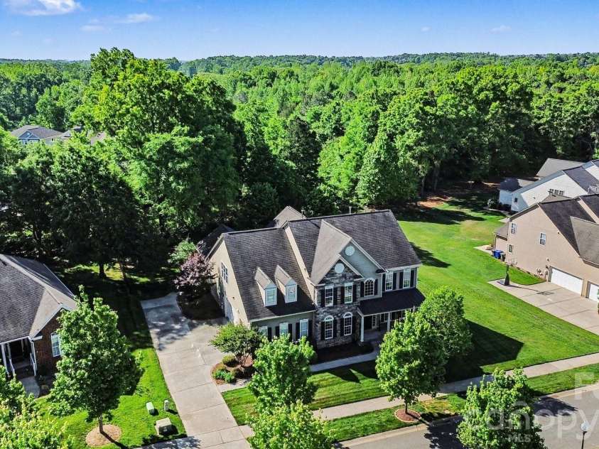 15026 Skypark Drive, Huntersville, NC 28078.  MLS# CAR4327550, YatesRealty ID 16103. 