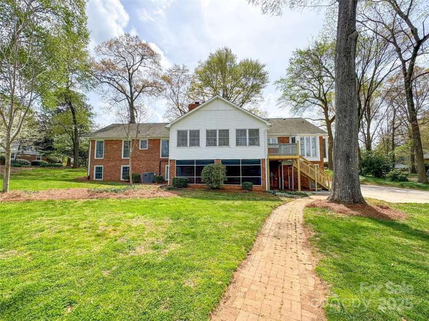 12011 Stoney Meadow Drive, Mint Hill, NC 28227.  MLS# CAR4240871, YatesRealty ID 16104. 