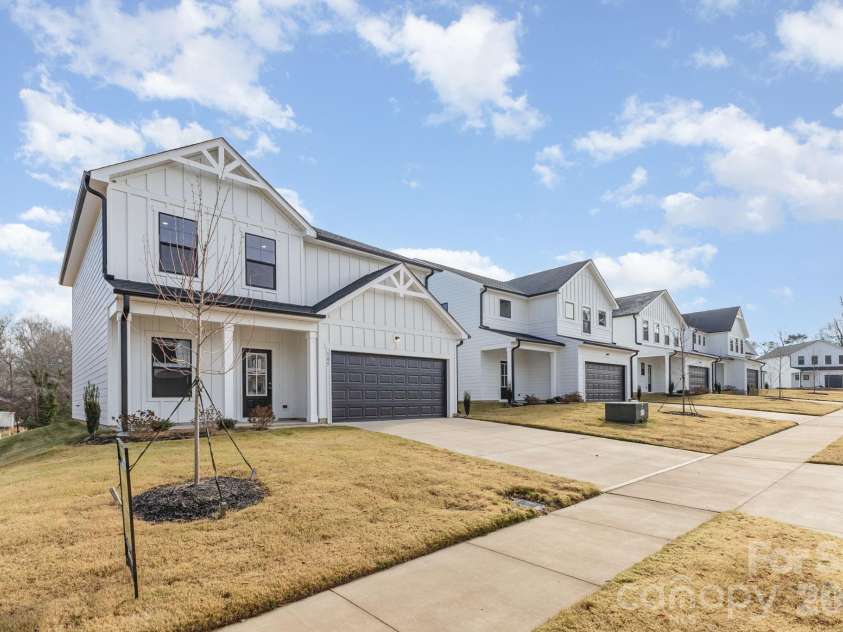 105 Silverwood Court, Mooresville, NC 28115.  MLS# CAR4353311, YatesRealty ID 16105. 