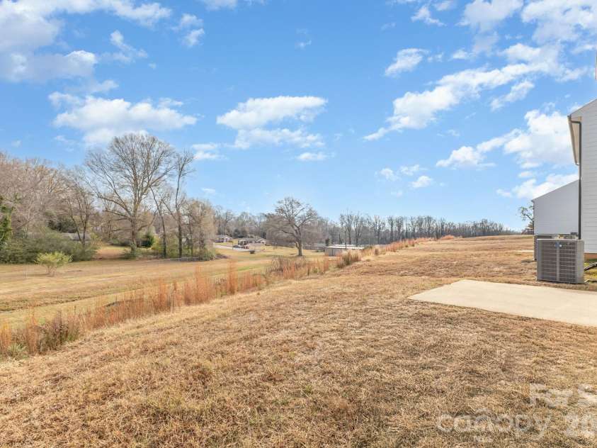 105 Silverwood Court, Mooresville, NC 28115.  MLS# CAR4353311, YatesRealty ID 16105. 
