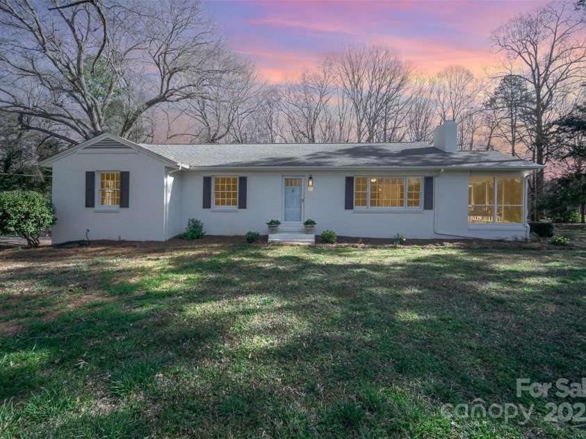 1601 South Point Road, Belmont, NC 28012.  MLS# CAR4226127, YatesRealty ID 16105. 