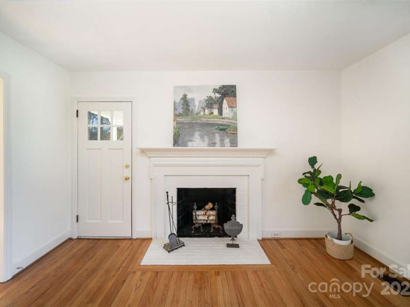 1601 South Point Road, Belmont, NC 28012.  MLS# CAR4226127, YatesRealty ID 16105. 