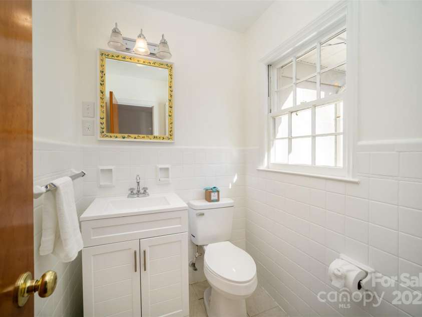 1601 South Point Road, Belmont, NC 28012.  MLS# CAR4226127, YatesRealty ID 16105. 