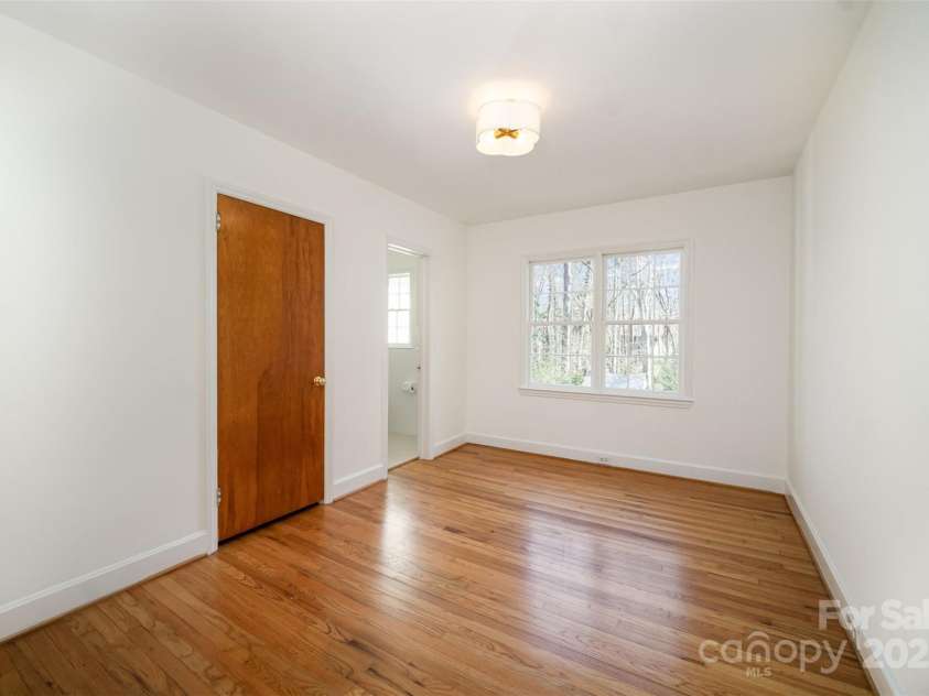 1601 South Point Road, Belmont, NC 28012.  MLS# CAR4226127, YatesRealty ID 16105. 