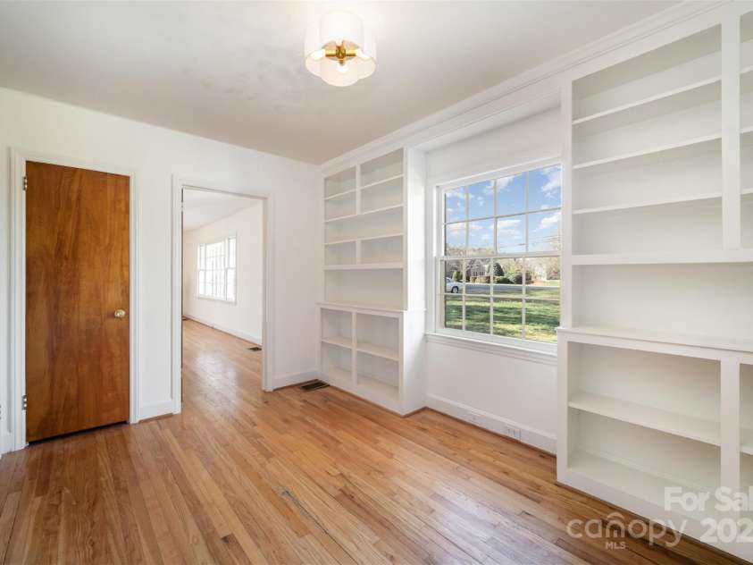 1601 South Point Road, Belmont, NC 28012.  MLS# CAR4226127, YatesRealty ID 16105. 