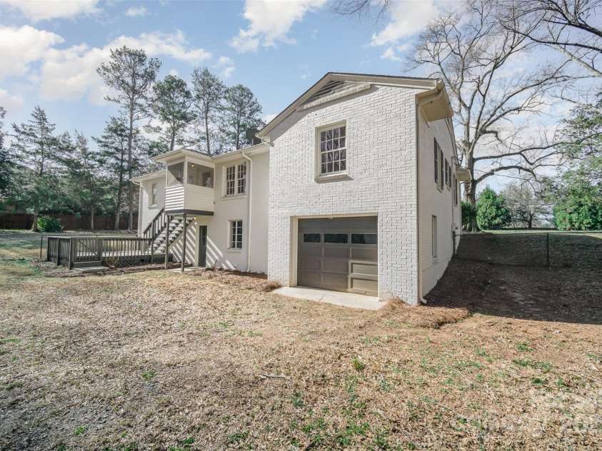 1601 South Point Road, Belmont, NC 28012.  MLS# CAR4226127, YatesRealty ID 16105. 