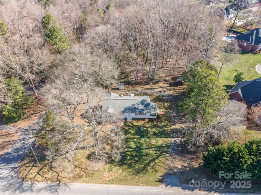 1601 South Point Road, Belmont, NC 28012.  MLS# CAR4226127, YatesRealty ID 16105. 