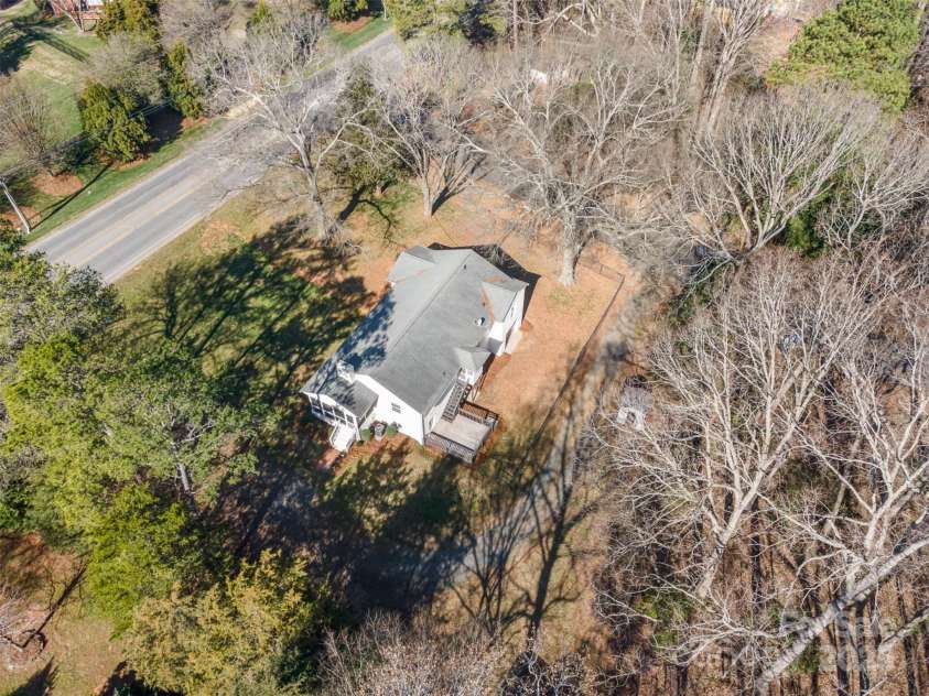 1601 South Point Road, Belmont, NC 28012.  MLS# CAR4226127, YatesRealty ID 16105. 