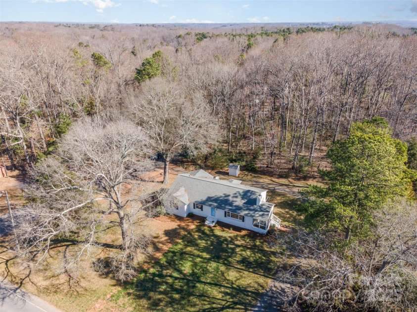 1601 South Point Road, Belmont, NC 28012.  MLS# CAR4226127, YatesRealty ID 16105. 