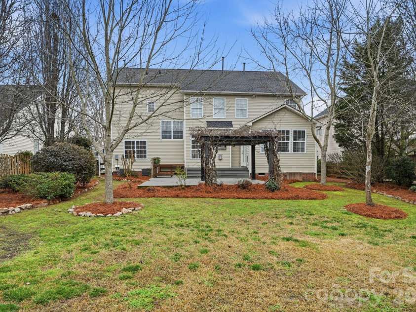 8116 Madrigal Court, Waxhaw, NC 28173.  MLS# CAR4347745, YatesRealty ID 16106. 