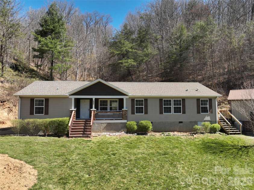 695 Johnson Farm Road, Canton, NC 28716.  MLS# CAR4359837, YatesRealty ID 16107. 