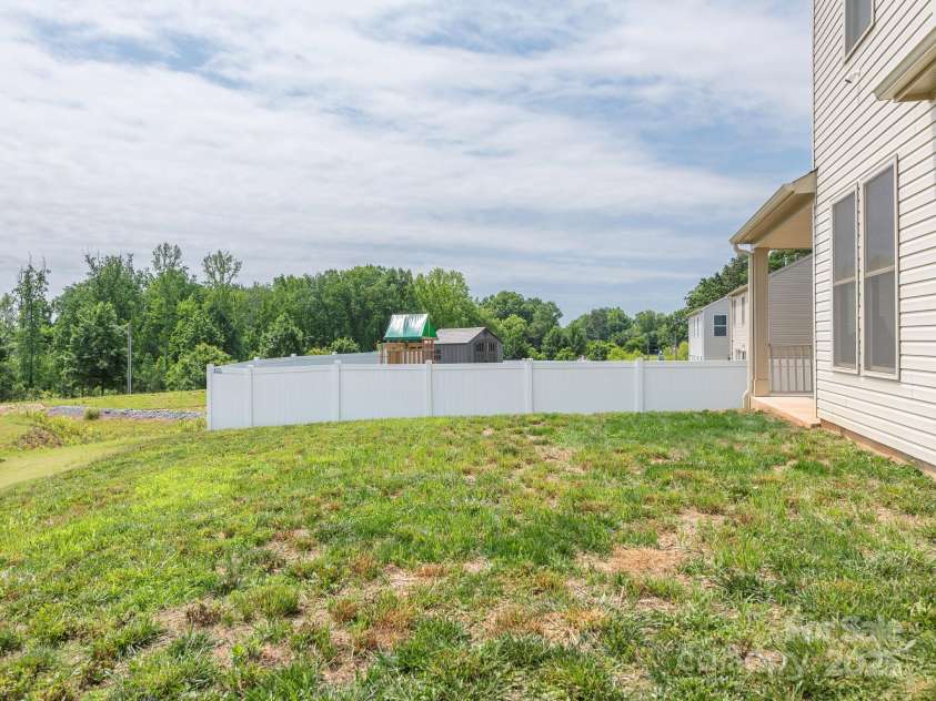805 Old Little Rock Road, Charlotte, NC 28214.  MLS# CAR4259723, YatesRealty ID 16107. Backyard