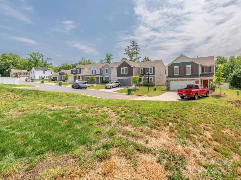 805 Old Little Rock Road, Charlotte, NC 28214.  MLS# CAR4259723, YatesRealty ID 16107. Backyard