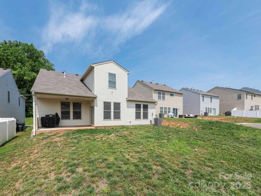 805 Old Little Rock Road, Charlotte, NC 28214.  MLS# CAR4259723, YatesRealty ID 16107. Backyard & patio
