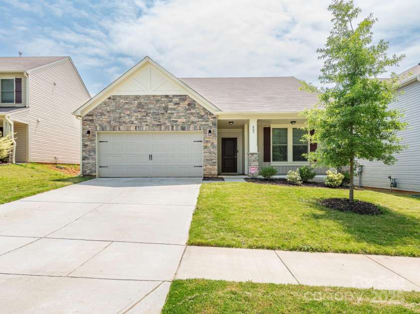 805 Old Little Rock Road, Charlotte, NC 28214.  MLS# CAR4259723, YatesRealty ID 16107. Front Exterior