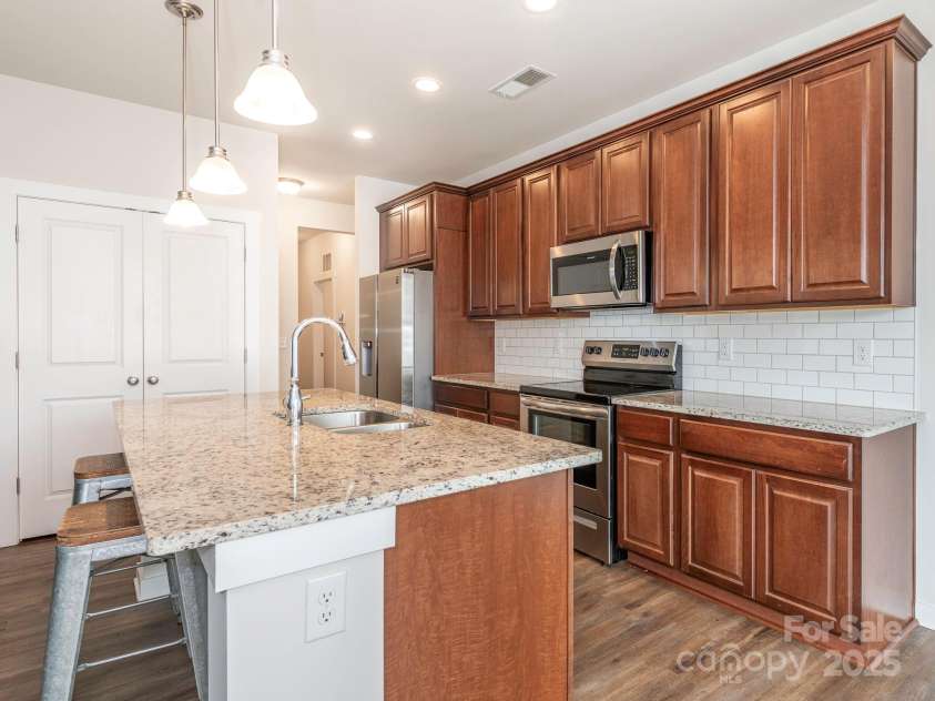 805 Old Little Rock Road, Charlotte, NC 28214.  MLS# CAR4259723, YatesRealty ID 16107. Kitchen